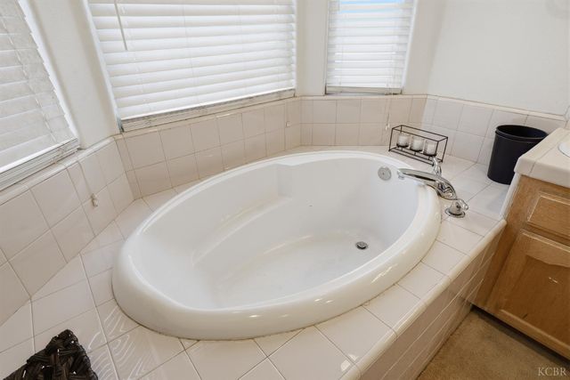 505 Westgate Place, Lemoore, CA 93245