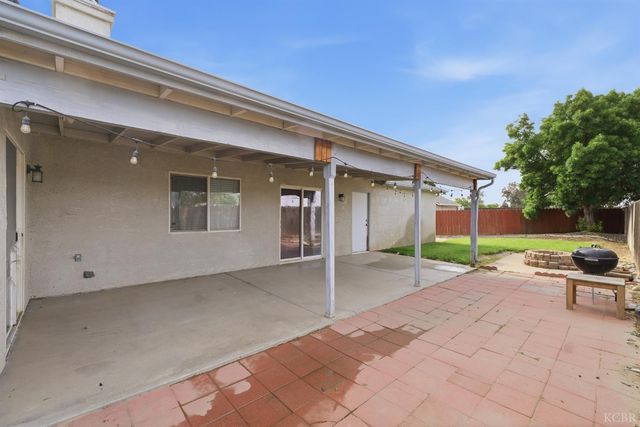 505 Westgate Place, Lemoore, CA 93245