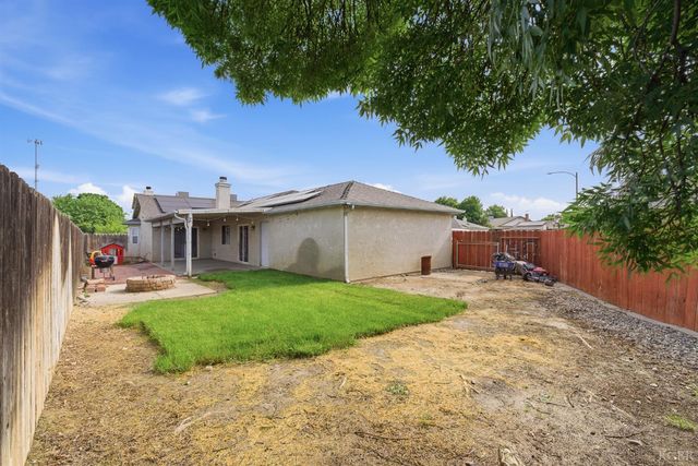 505 Westgate Place, Lemoore, CA 93245