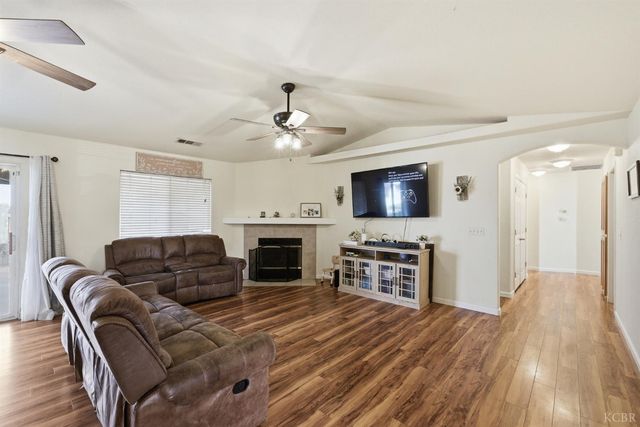 505 Westgate Place, Lemoore, CA 93245
