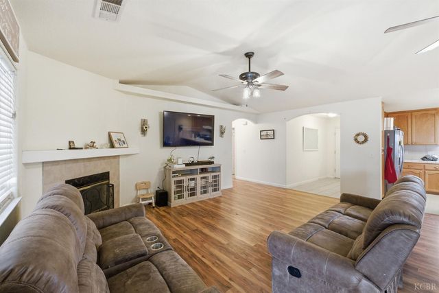 505 Westgate Place, Lemoore, CA 93245