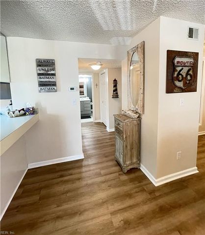 512 24th St Apt 203, Virginia Beach, VA 23451