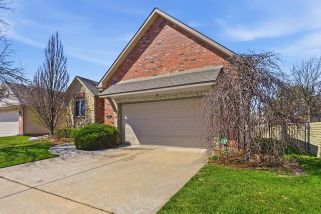 8701 W Northridge Ct, Wichita, KS 67205