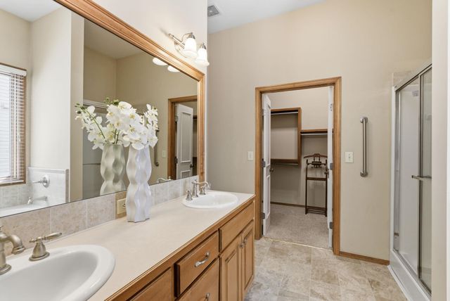 8701 W Northridge Ct, Wichita, KS 67205