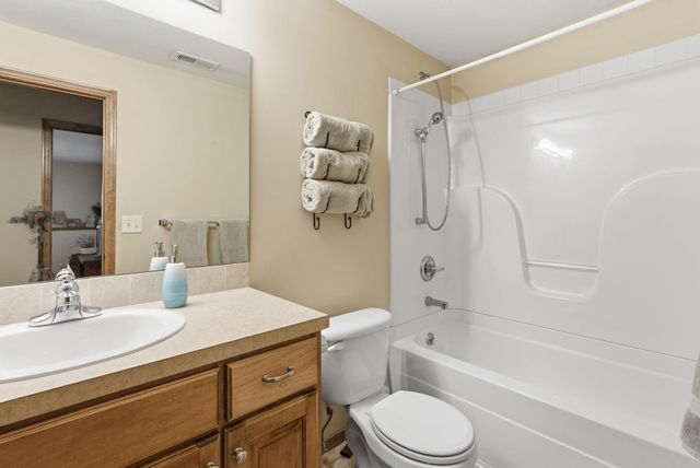 8701 W Northridge Ct, Wichita, KS 67205