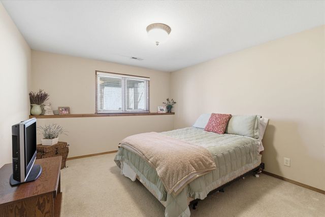 8701 W Northridge Ct, Wichita, KS 67205