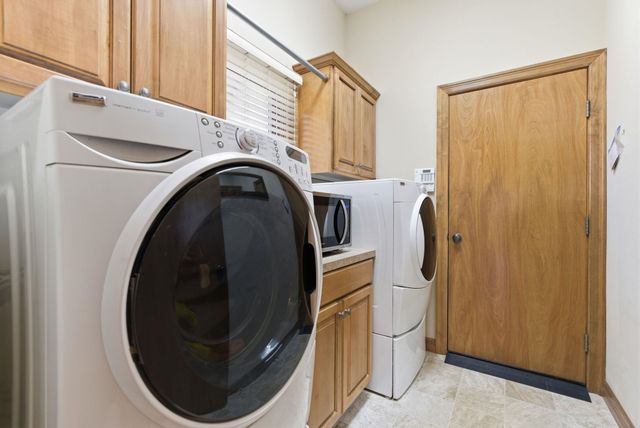 8701 W Northridge Ct, Wichita, KS 67205