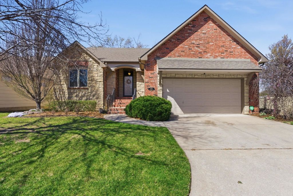 8701 W Northridge Ct, Wichita, KS 67205