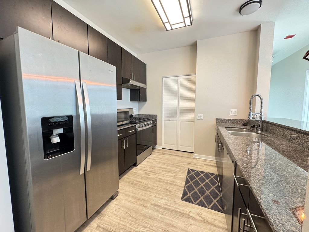 757 N Orleans Street 812, Chicago, IL 60654 — photo 4