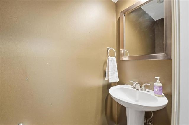 6114 Greenwood Street, Shawnee, KS 66216