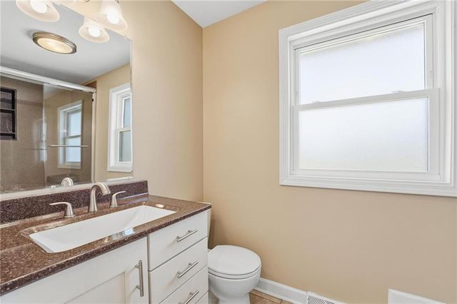 6114 Greenwood Street, Shawnee, KS 66216