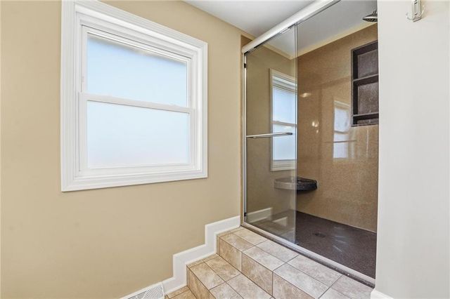 6114 Greenwood Street, Shawnee, KS 66216