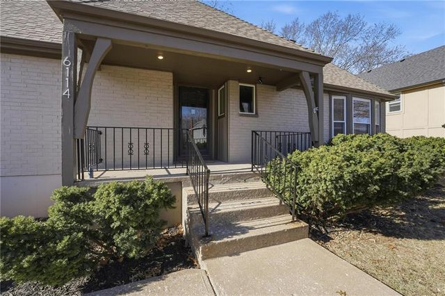 6114 Greenwood Street, Shawnee, KS 66216