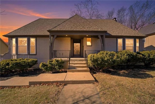 6114 Greenwood Street, Shawnee, KS 66216