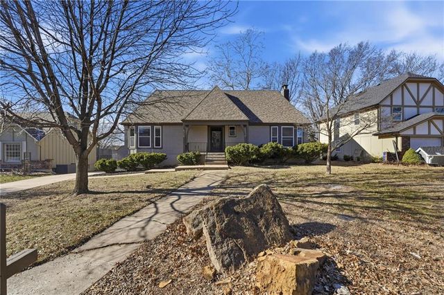 6114 Greenwood Street, Shawnee, KS 66216