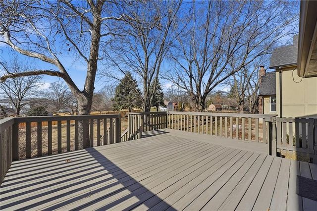 6114 Greenwood Street, Shawnee, KS 66216