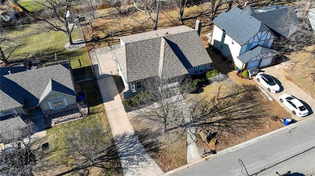 6114 Greenwood Street, Shawnee, KS 66216