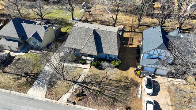 6114 Greenwood Street, Shawnee, KS 66216