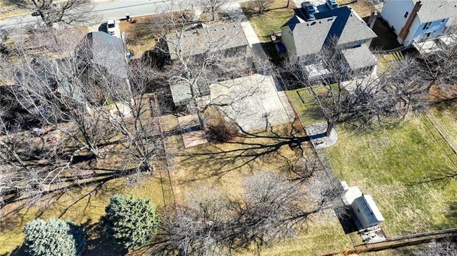 6114 Greenwood Street, Shawnee, KS 66216