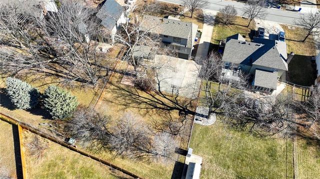 6114 Greenwood Street, Shawnee, KS 66216