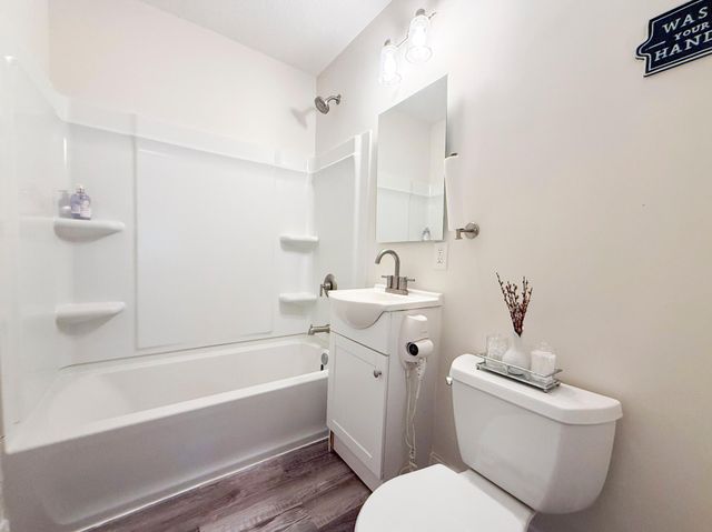 913 1st Street NW, Rochester, MN 55901