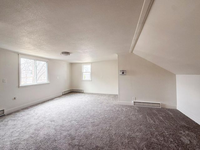 913 1st Street NW, Rochester, MN 55901