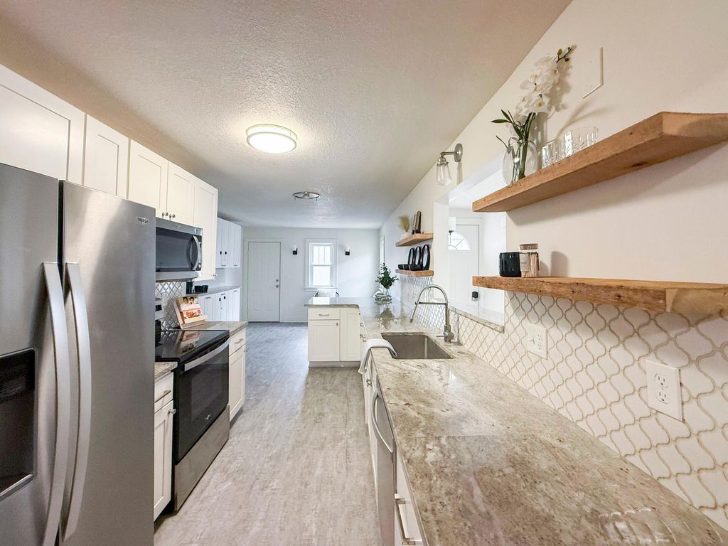 913 1st Street NW, Rochester, MN 55901