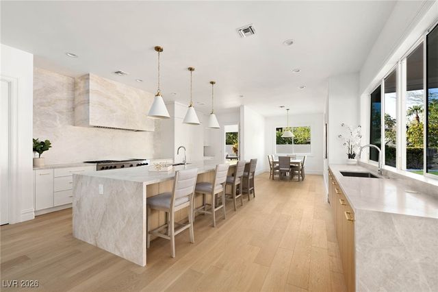 428 Saint Andrews Court, Las Vegas, NV 89144