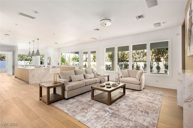 428 Saint Andrews Court, Las Vegas, NV 89144