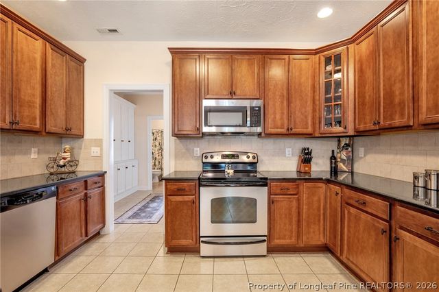 5708 Gentleman Drive, Hope Mills, NC 28348