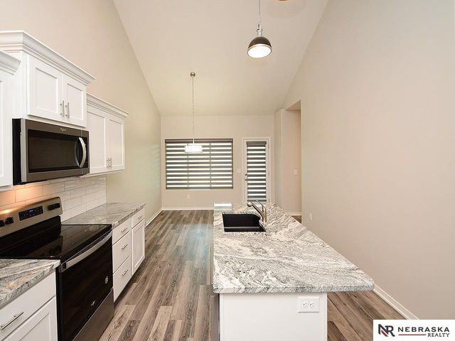 248 Half Moon Drive, Lincoln, NE 68527