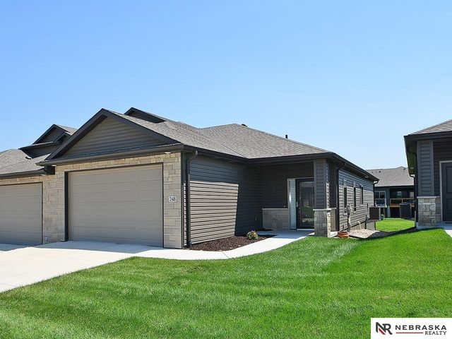 248 Half Moon Drive, Lincoln, NE 68527