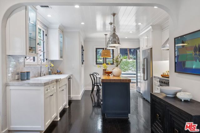 3777 Effingham Place, Los Angeles, CA 90027