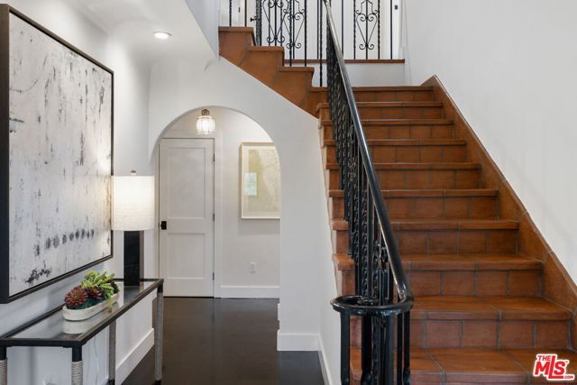 3777 Effingham Place, Los Angeles, CA 90027