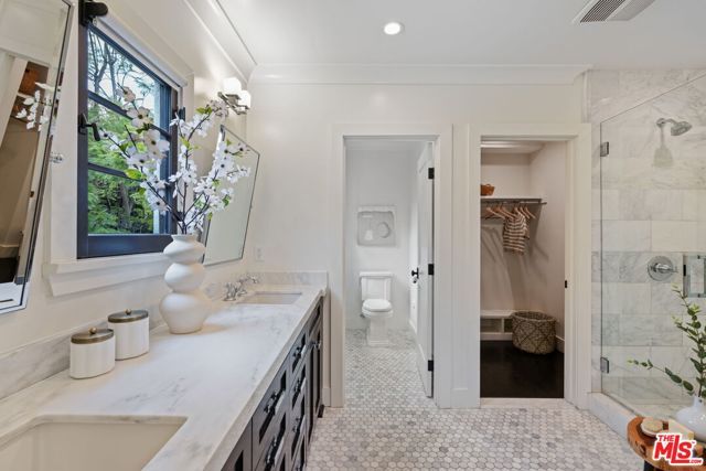 3777 Effingham Place, Los Angeles, CA 90027