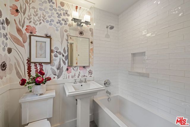 3777 Effingham Place, Los Angeles, CA 90027