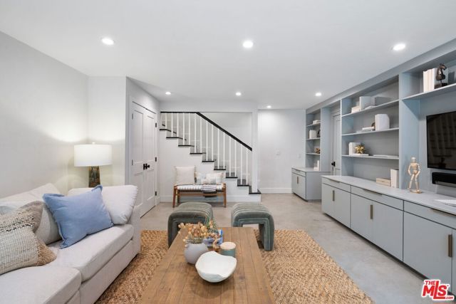 3777 Effingham Place, Los Angeles, CA 90027