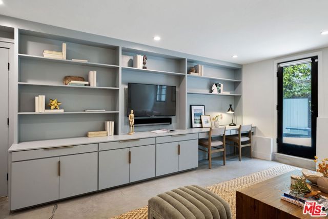 3777 Effingham Place, Los Angeles, CA 90027