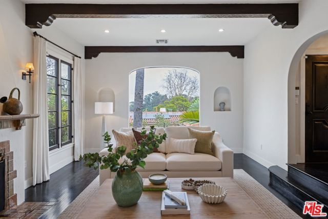 3777 Effingham Place, Los Angeles, CA 90027