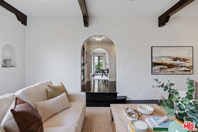 3777 Effingham Place, Los Angeles, CA 90027