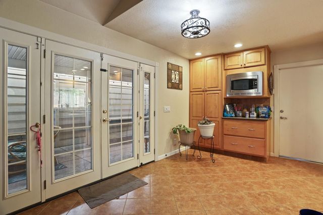 7157 Lighthouse Dr, Stockton, CA 95219