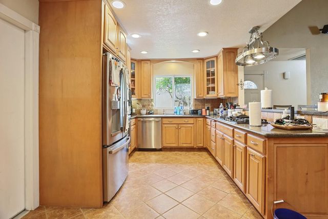 7157 Lighthouse Dr, Stockton, CA 95219