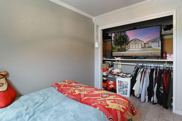 7157 Lighthouse Dr, Stockton, CA 95219