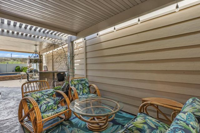 7157 Lighthouse Dr, Stockton, CA 95219