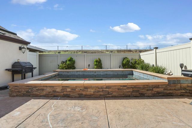 7157 Lighthouse Dr, Stockton, CA 95219