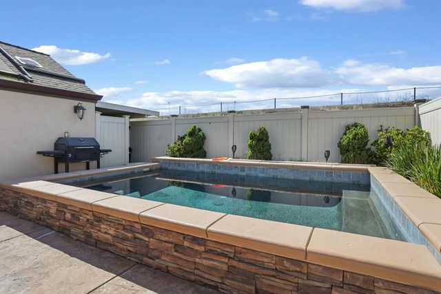 7157 Lighthouse Dr, Stockton, CA 95219