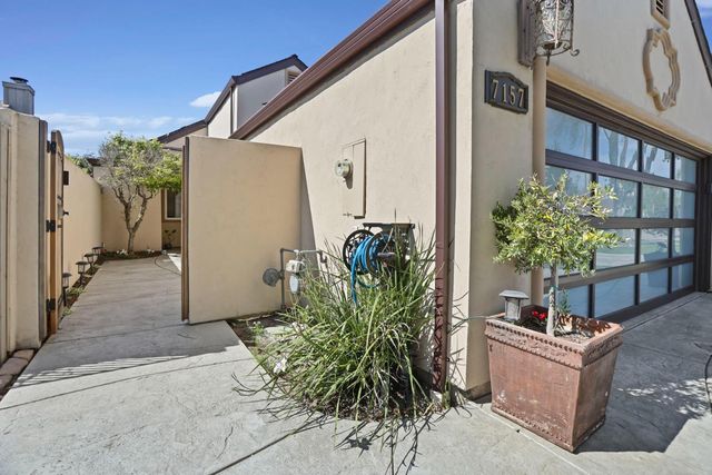 7157 Lighthouse Dr, Stockton, CA 95219