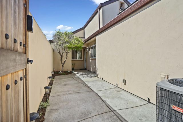 7157 Lighthouse Dr, Stockton, CA 95219