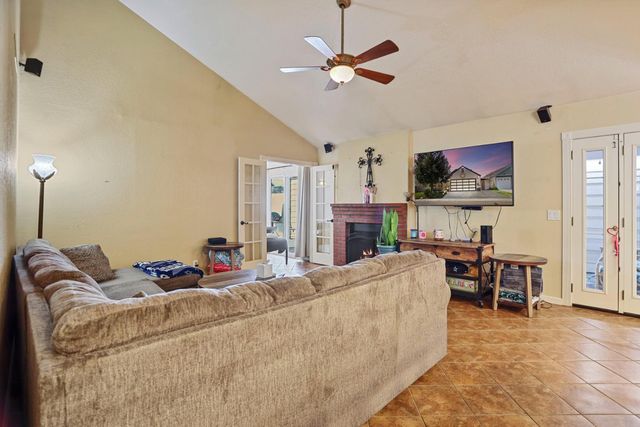 7157 Lighthouse Dr, Stockton, CA 95219