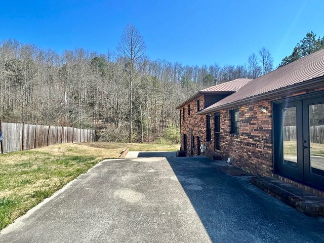 180 Calanna Estate Road, Manchester, KY 40962